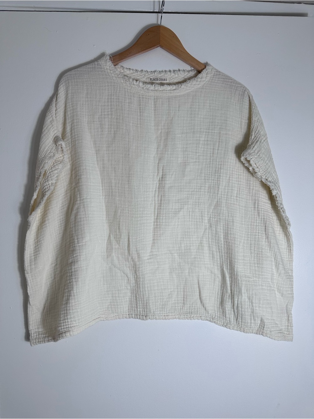 Black Crane Cotton Gauze Cream Short-Sleeve Top Relaxed Fit Frayed Detailing
